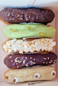 ecler box cu 5 arome differite cafea ciocolata lamaie si bezea fistic snikers