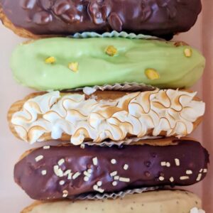 ecler box cu 5 arome differite cafea ciocolata lamaie si bezea fistic snikers